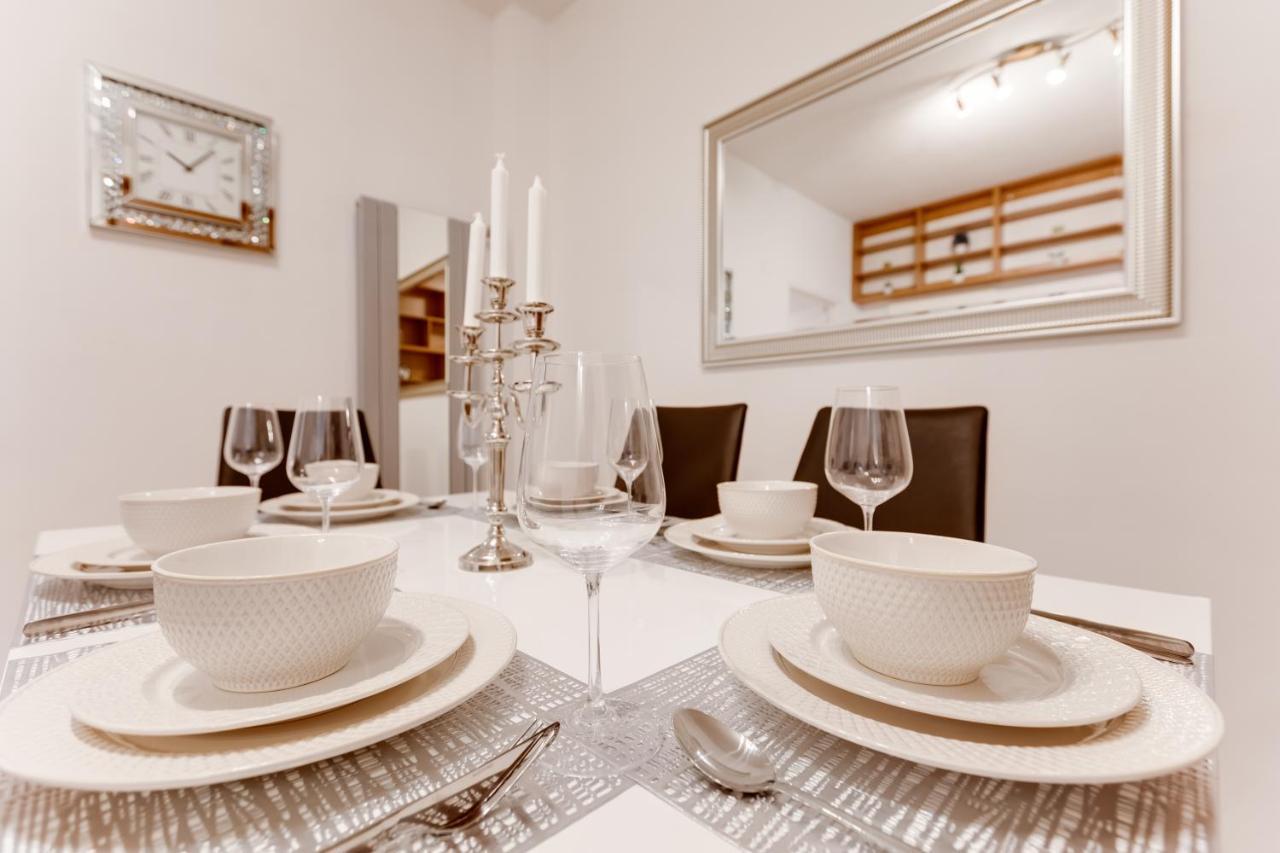 Exclusive Riverside In The Heart Of Prag