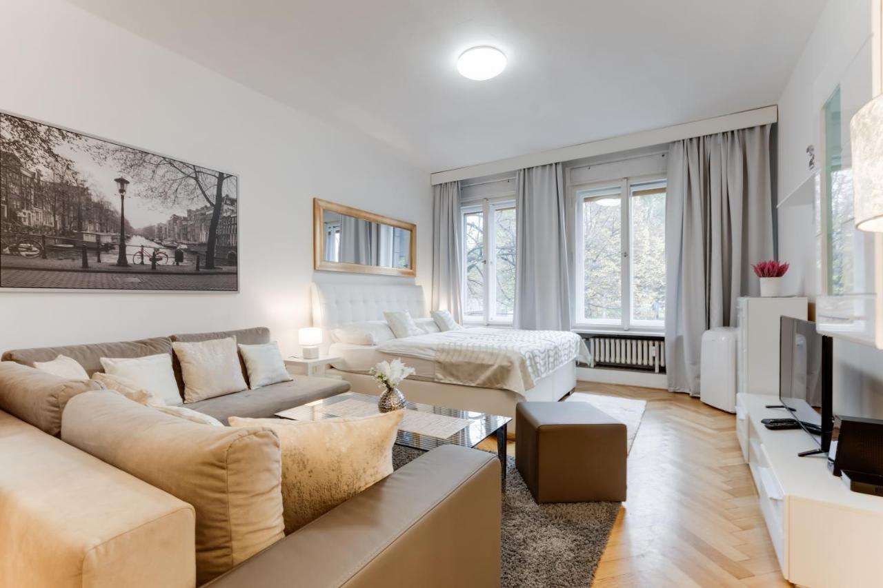 Exclusive Riverside In The Heart Of Apartment Prag
