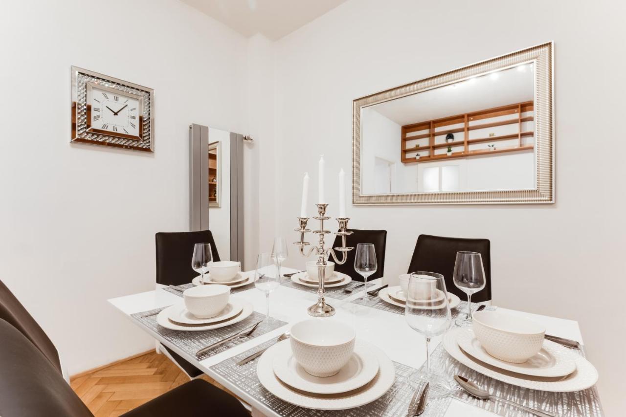Exclusive Riverside In The Heart Of Prag