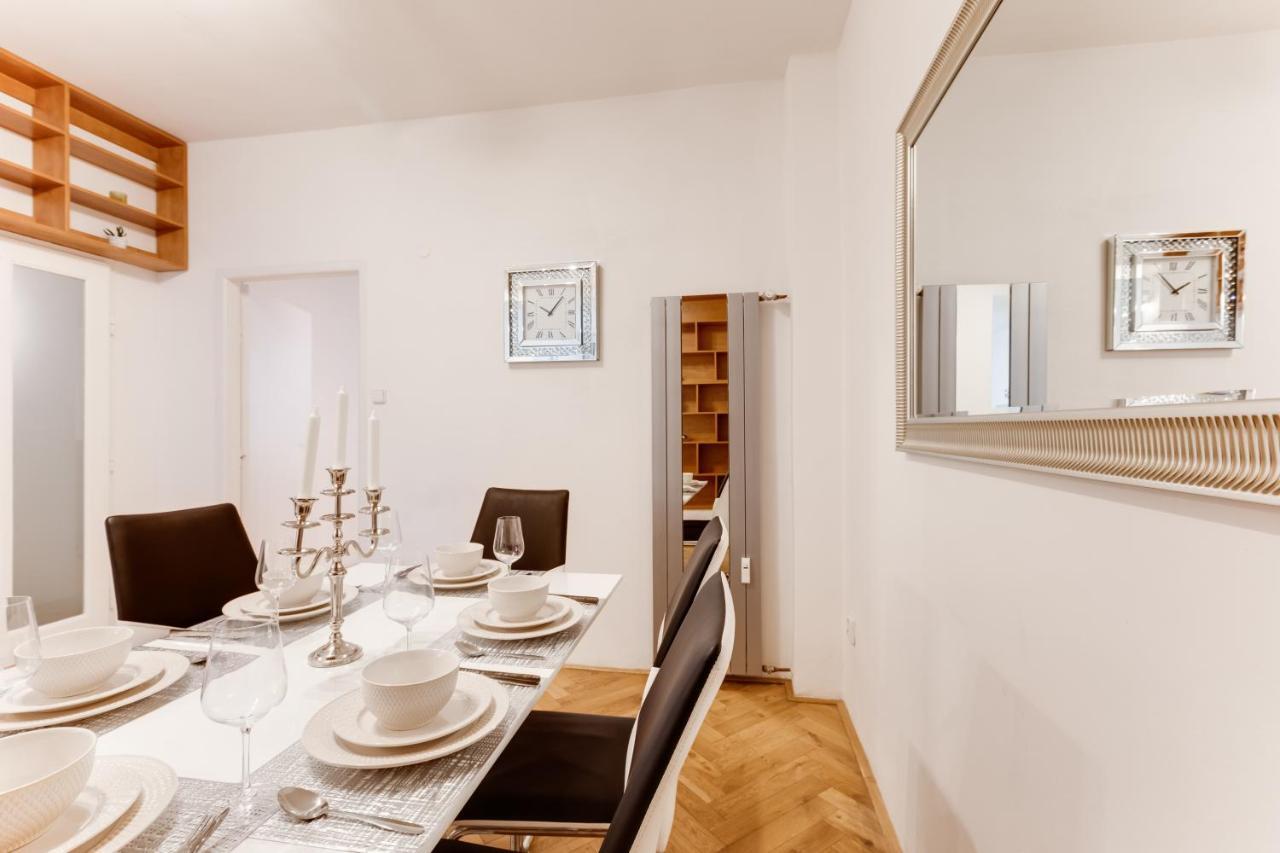 Exclusive Riverside In The Heart Of Prag