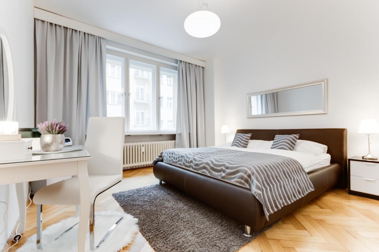 Exclusive Riverside In The Heart Of Apartment Prag