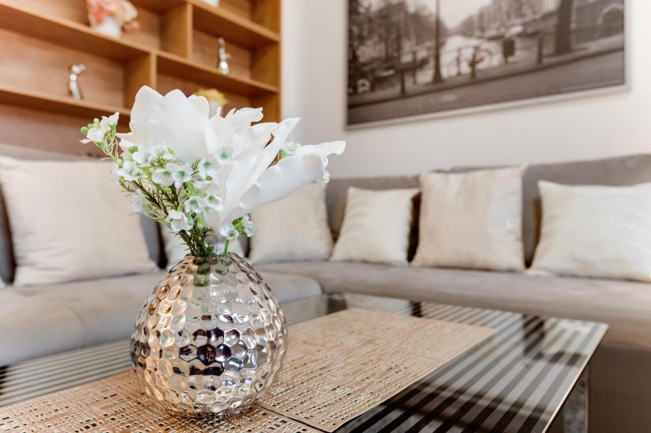 Exclusive Riverside In The Heart Of Apartment *