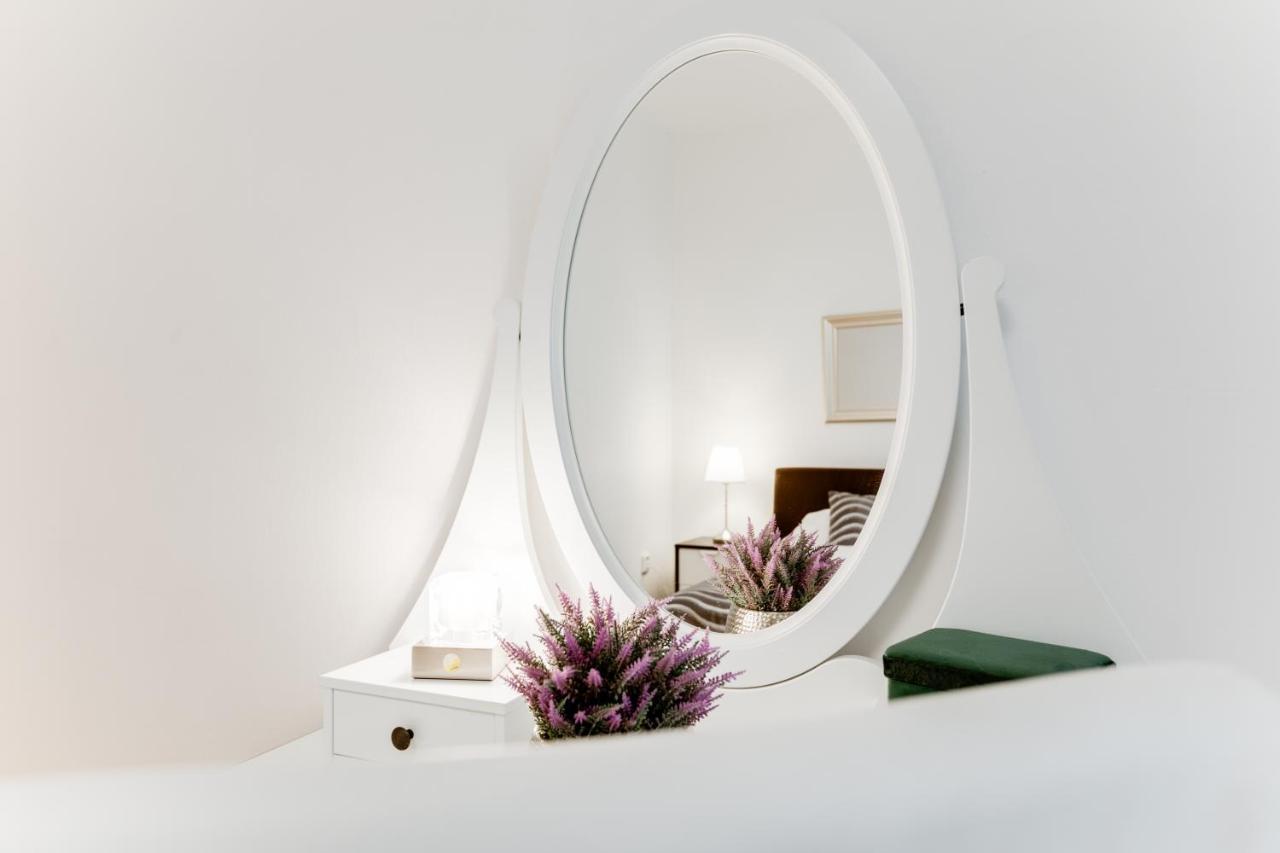 Exclusive Riverside In The Heart Of Apartment Prag