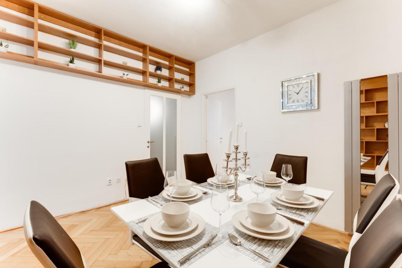 Exclusive Riverside In The Heart Of * Prag