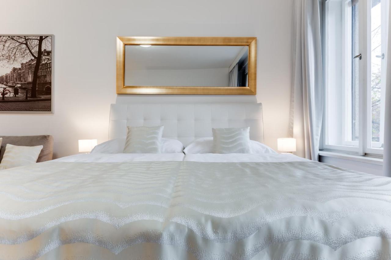 Exclusive Riverside In The Heart Of Apartment Prag