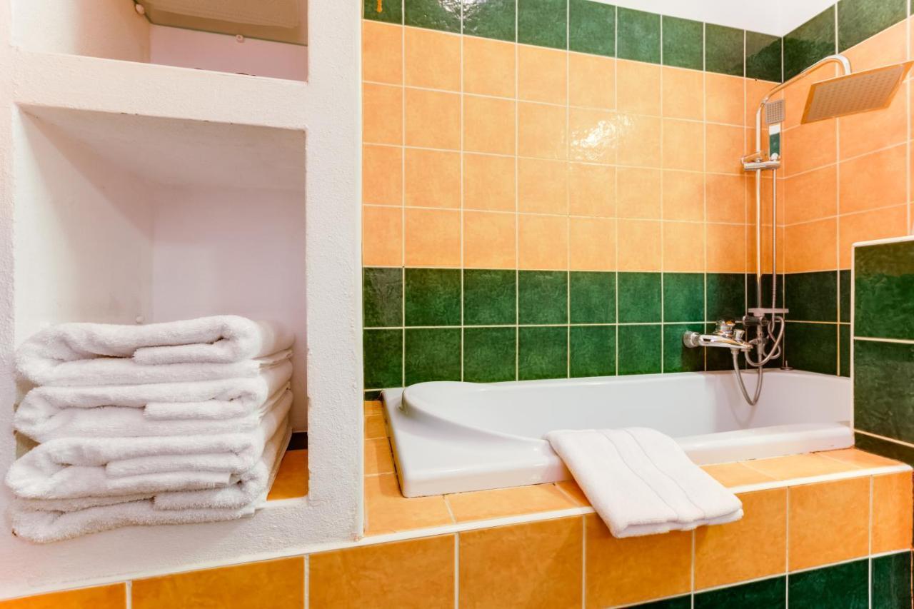 Apartment Exclusive Riverside In The Heart Of Prag